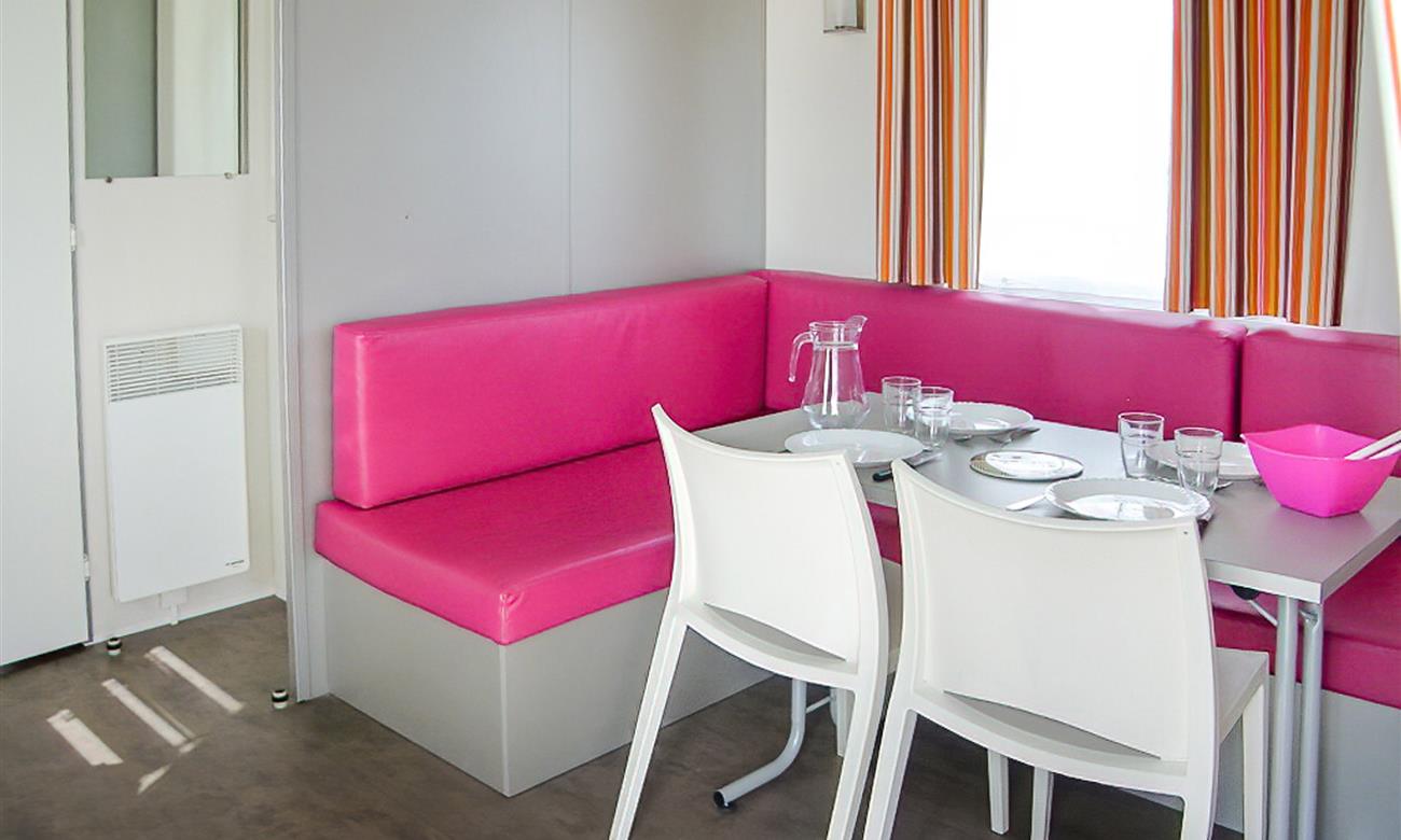 Salle à manger Mobil home - Camping à Plouha