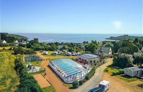 Piscine couverte - camping à Plouha