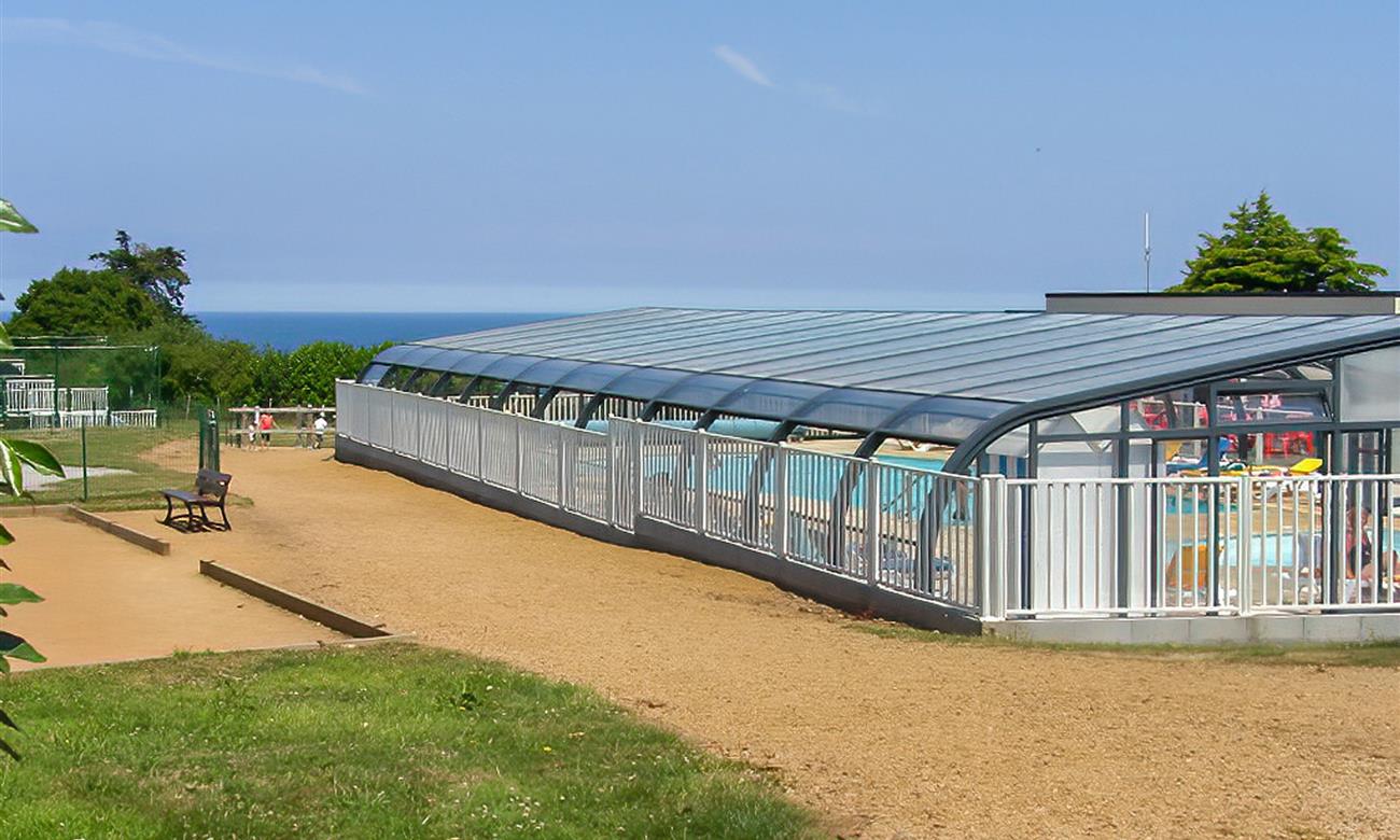 Piscine chauffée et couverte plouha