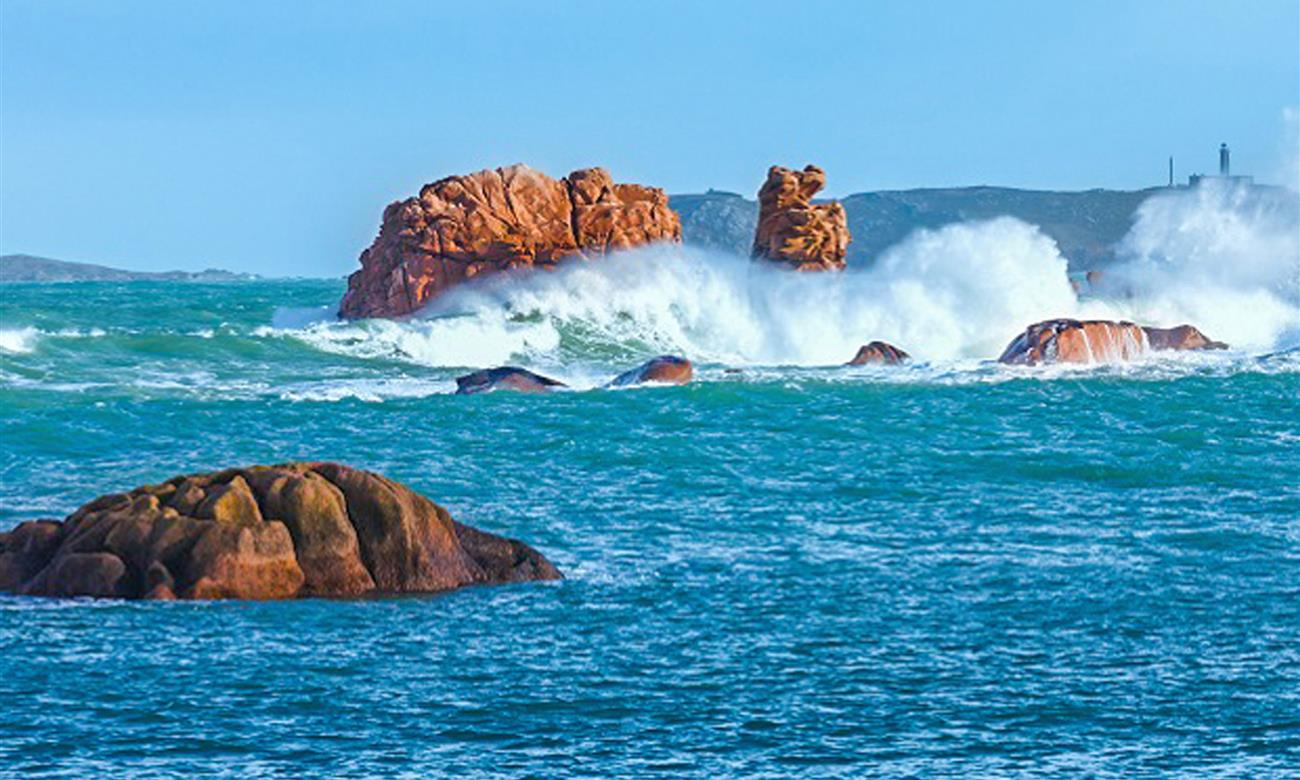 Vue sur les côtes de Tregastel 