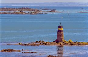 Balise sur le littoral de saint-Quay-Portrieux 