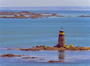 Balise sur le littoral de saint-Quay-Portrieux 